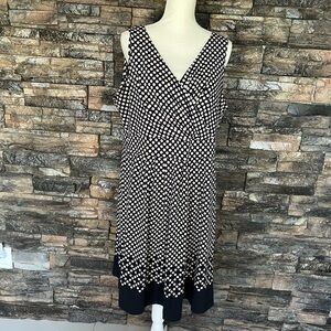 Lands' End Black and White V-Neck Sleeveless Midi Dress
